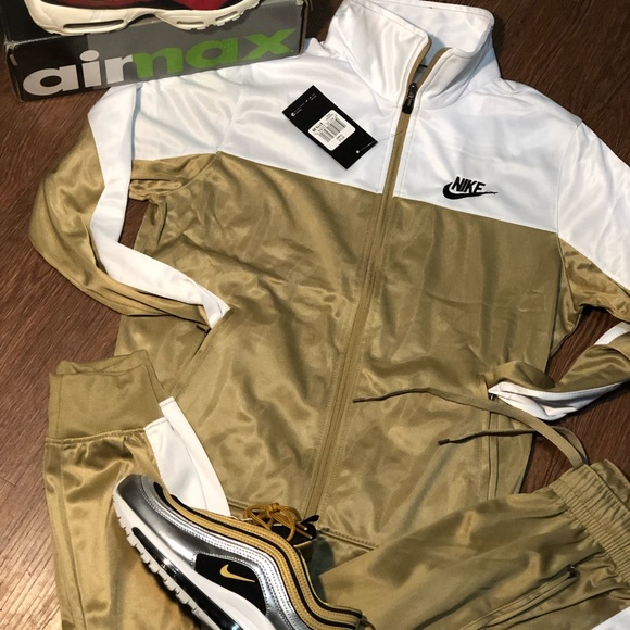 Nike Suit and shoe - Picture 3 of 3